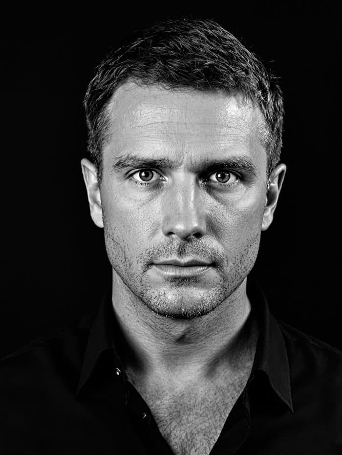 Przykładowy portret AI w stylu Fine-art B&W