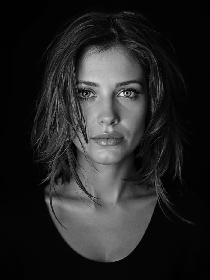 Przykładowy portret AI w stylu Fine-art B&W