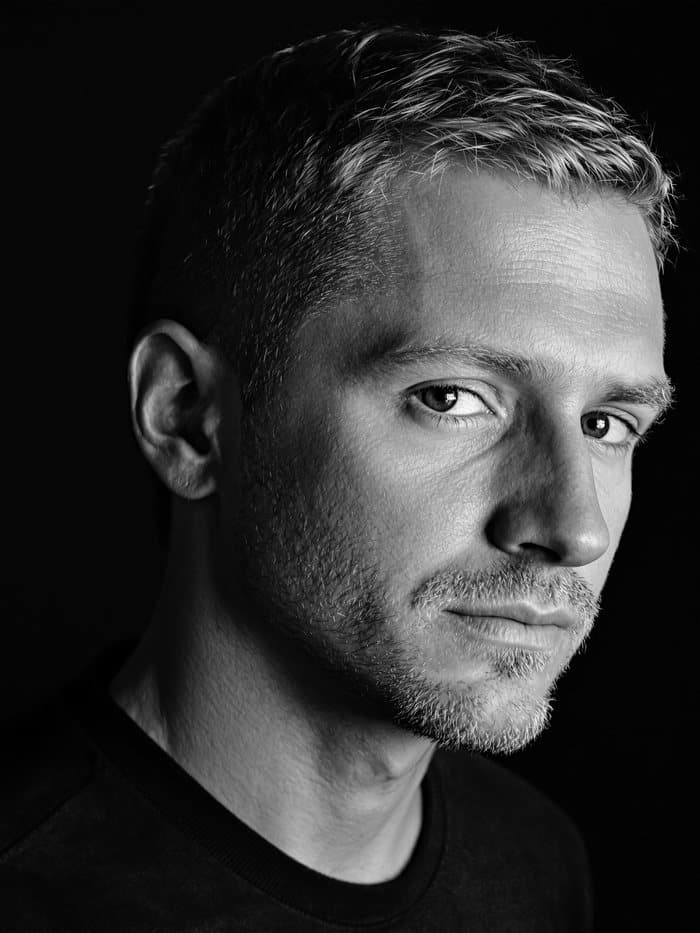 Przykładowy portret AI w stylu Studio B&W